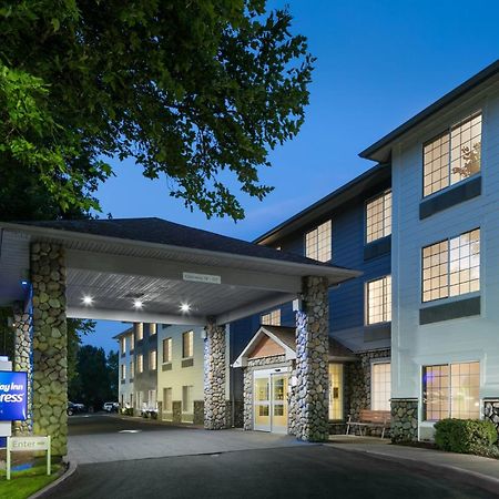 Holiday Inn Express Corvallis-On The River By Ihg Exterior photo