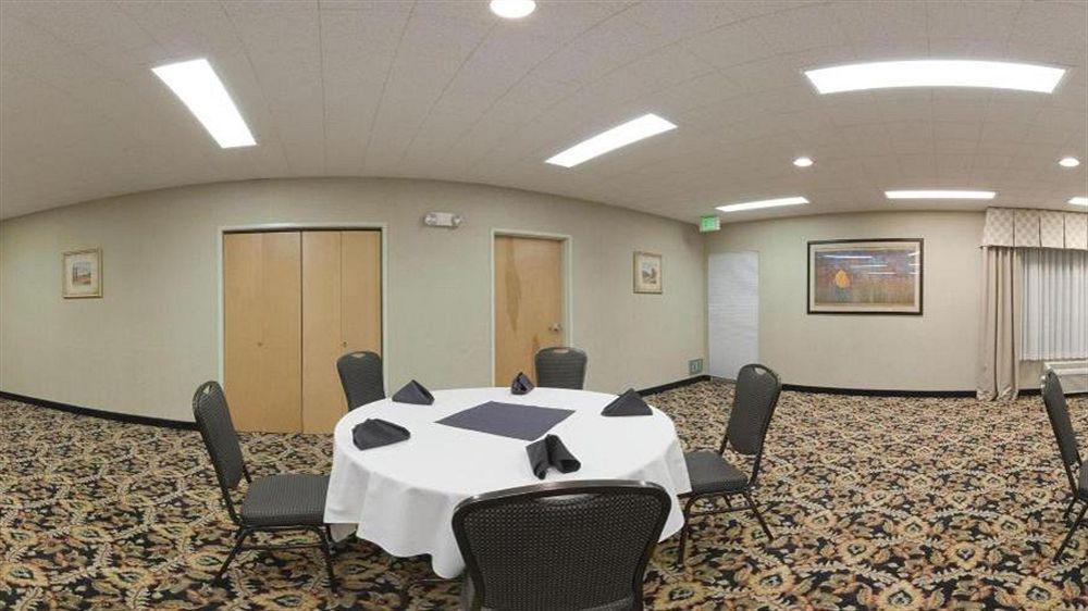 Holiday Inn Express Corvallis-On The River By Ihg Exterior photo