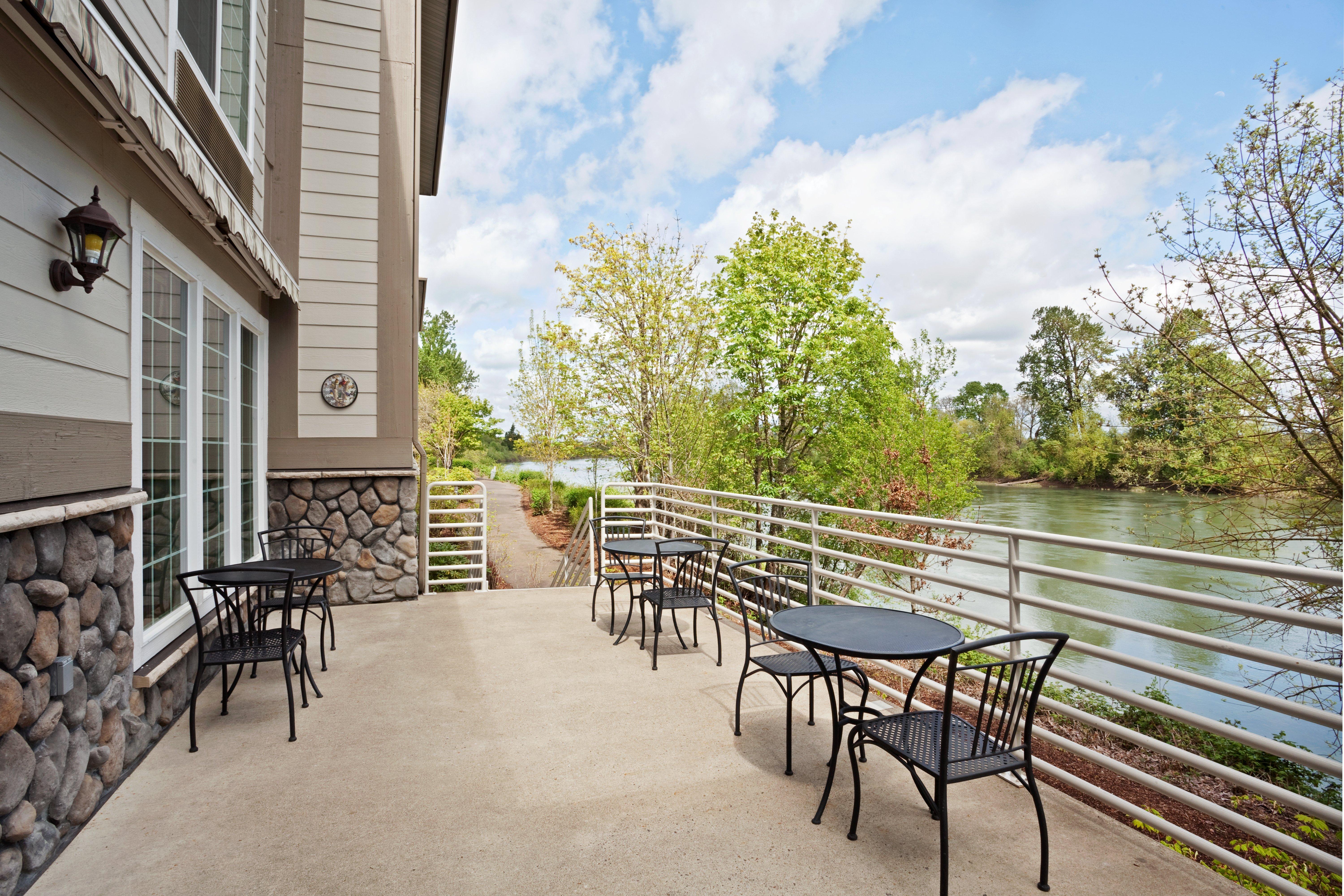 Holiday Inn Express Corvallis-On The River By Ihg Exterior photo