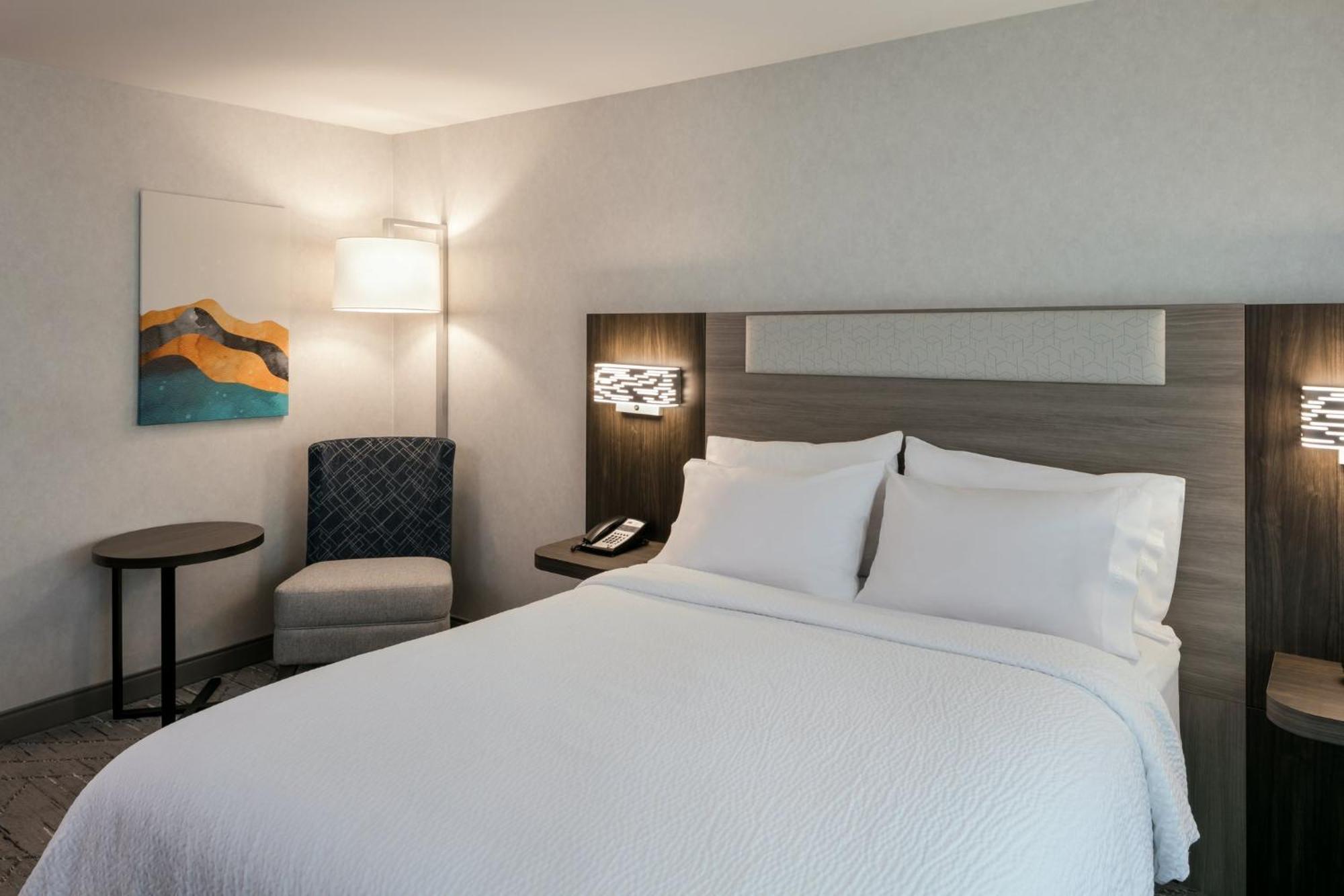 Holiday Inn Express Corvallis-On The River By Ihg Exterior photo