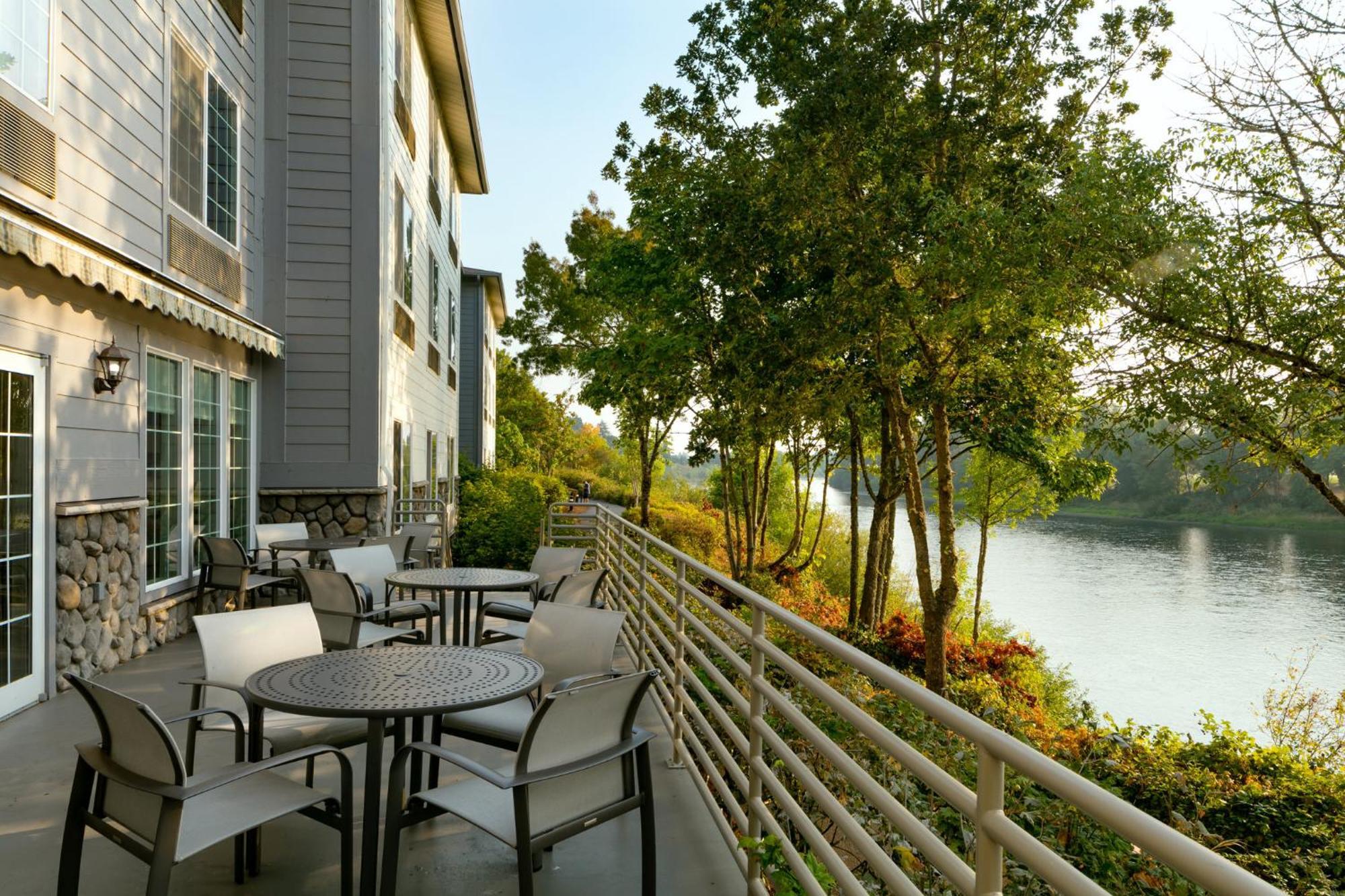 Holiday Inn Express Corvallis-On The River By Ihg Exterior photo