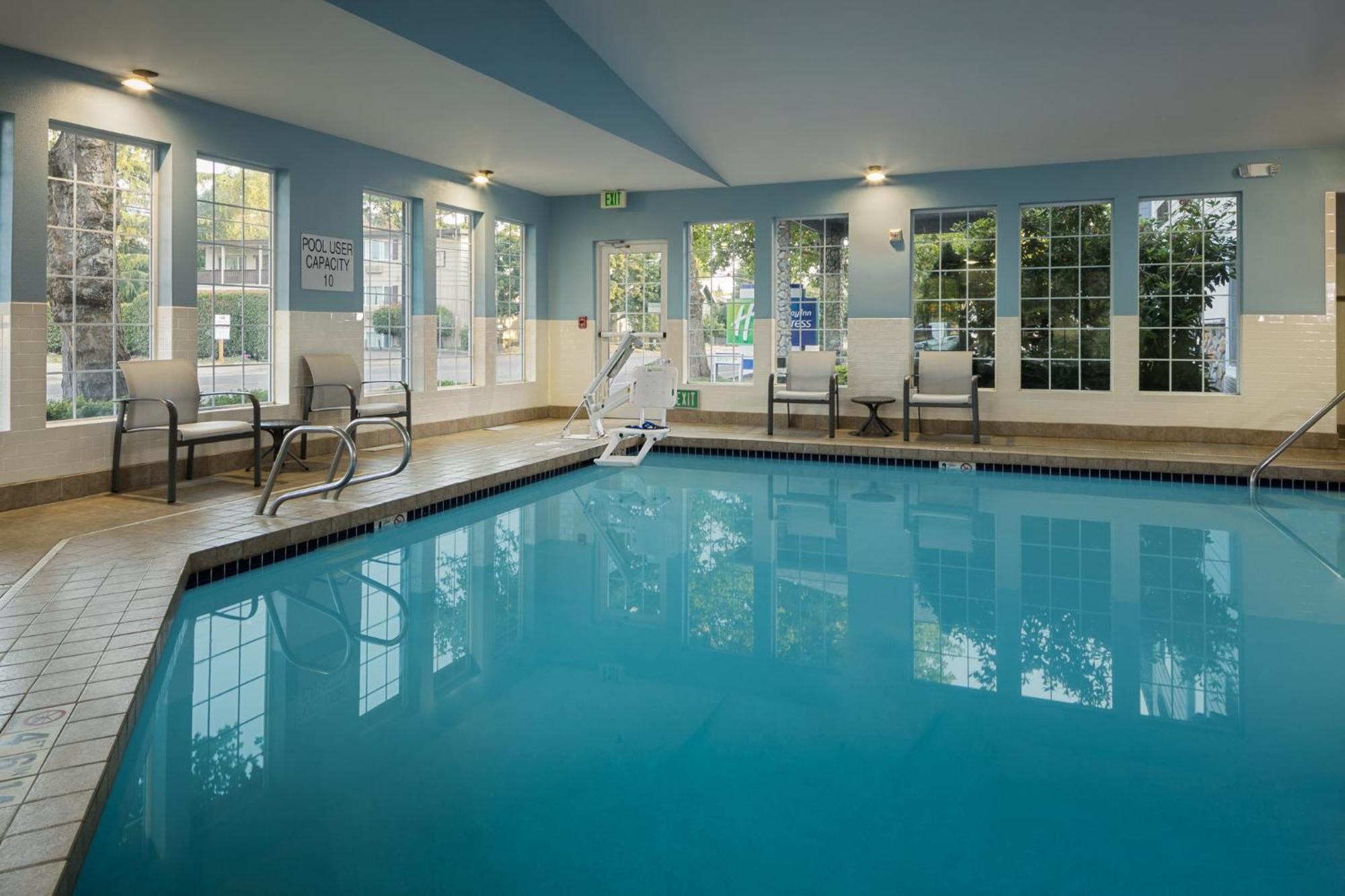 Holiday Inn Express Corvallis-On The River By Ihg Exterior photo