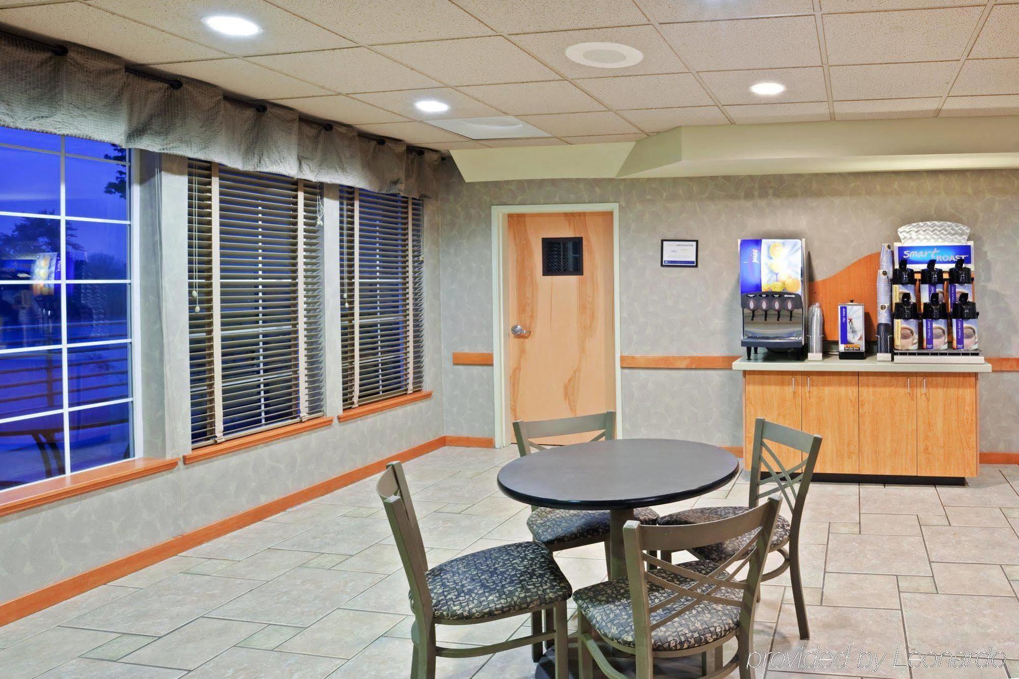Holiday Inn Express Corvallis-On The River By Ihg Restaurant photo
